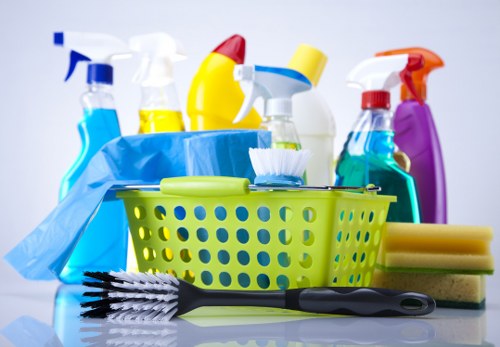 Move-in cleaning for a flat in NW2 with attention to kitchen and bathroom areas
