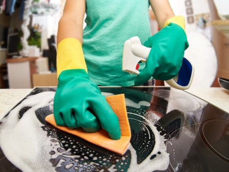 Deep hot water extraction cleaning for carpets in NW2